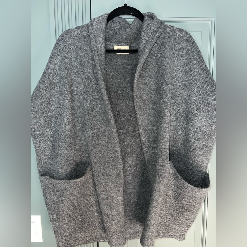 Short sleeve cozy sweater in heather grey